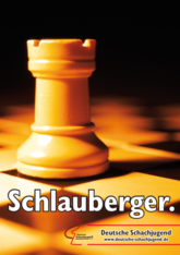 Postkarte mit Schriftzug "Schlauberger". Zu sehen ist die Figur Turm auf einem Schachbrett vor einem schwarzen Hintergrund.