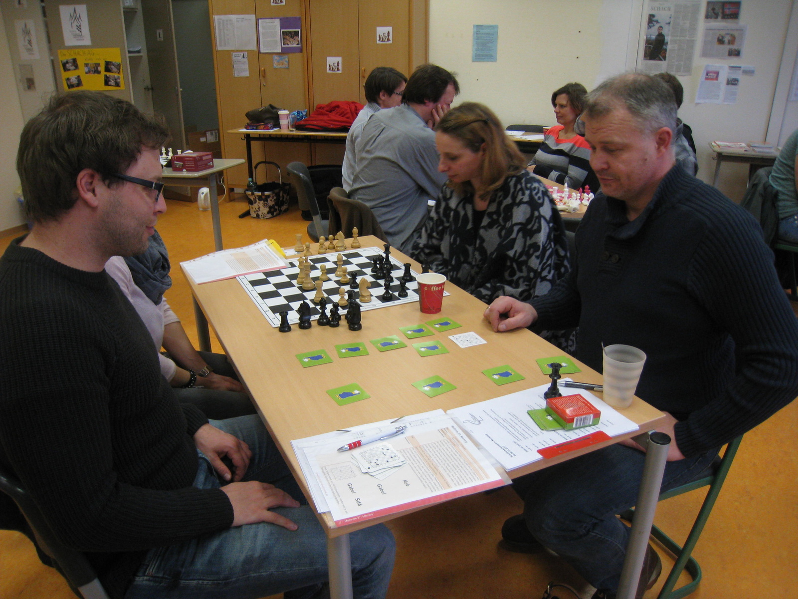 Mit Karten und Würfeln für Schach begeistert! Deutsche Schachjugend